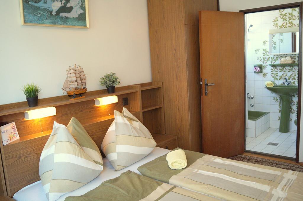Sophie'S Guesthouse Siofok Exterior photo