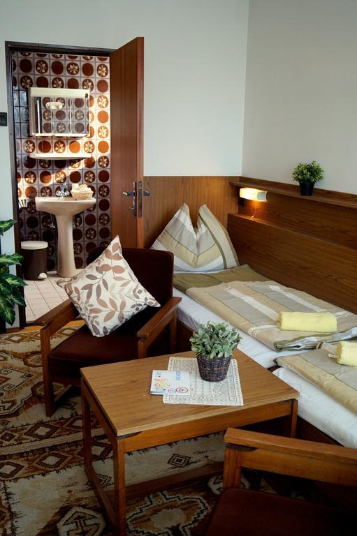 Sophie'S Guesthouse Siofok Exterior photo